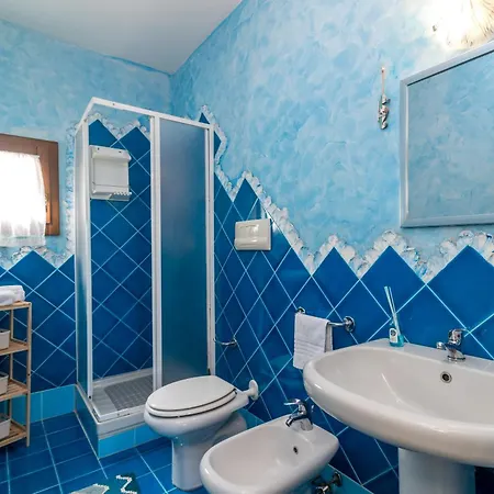 Belvedere 18 - 3 Shared Pool