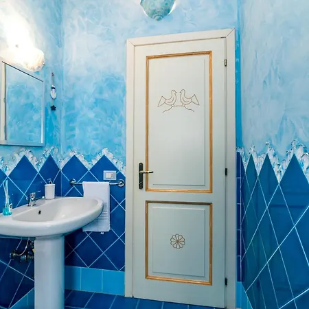 Belvedere 18 - 3 Shared Pool *